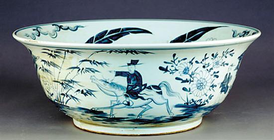 Appraisal: Blue-and-white porcelain fish bowl or jardiniere circa round form decorated