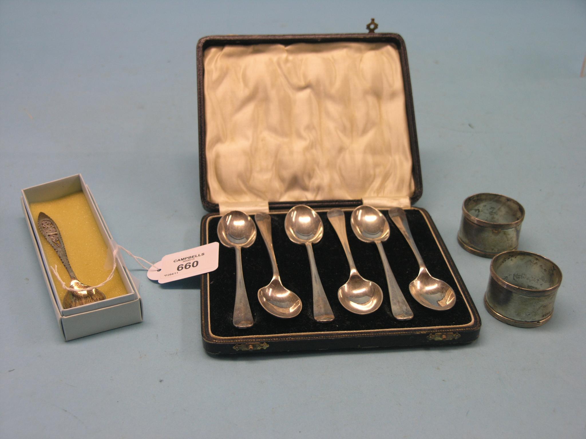 Appraisal: A set of six silver teaspoons in fitted case a