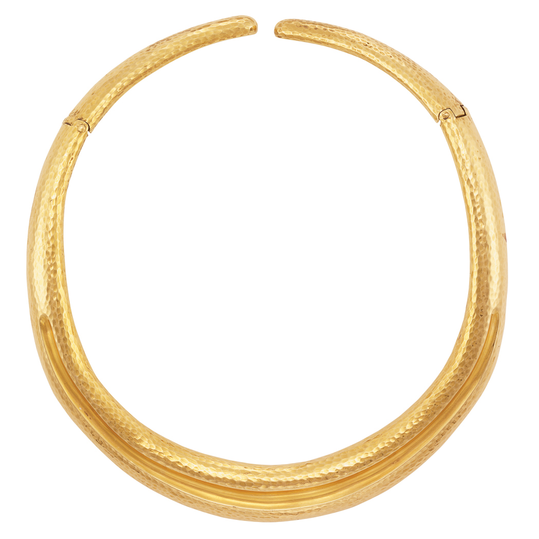 Appraisal: Hammered Gold Choker Necklace Andrew Clunn kt the tapering hinged