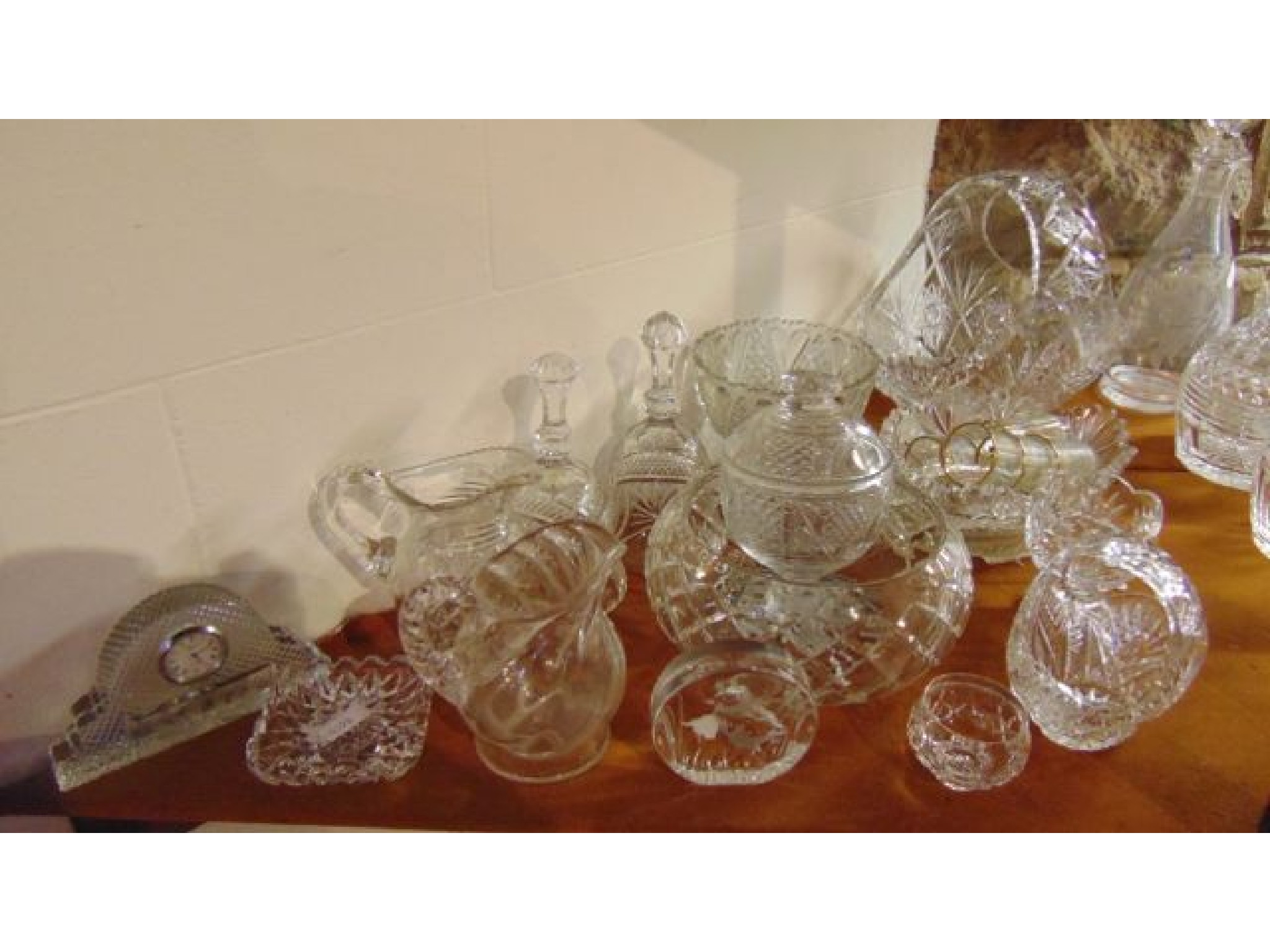 Appraisal: A selection of clear glasswares to include an Edinburgh crystal