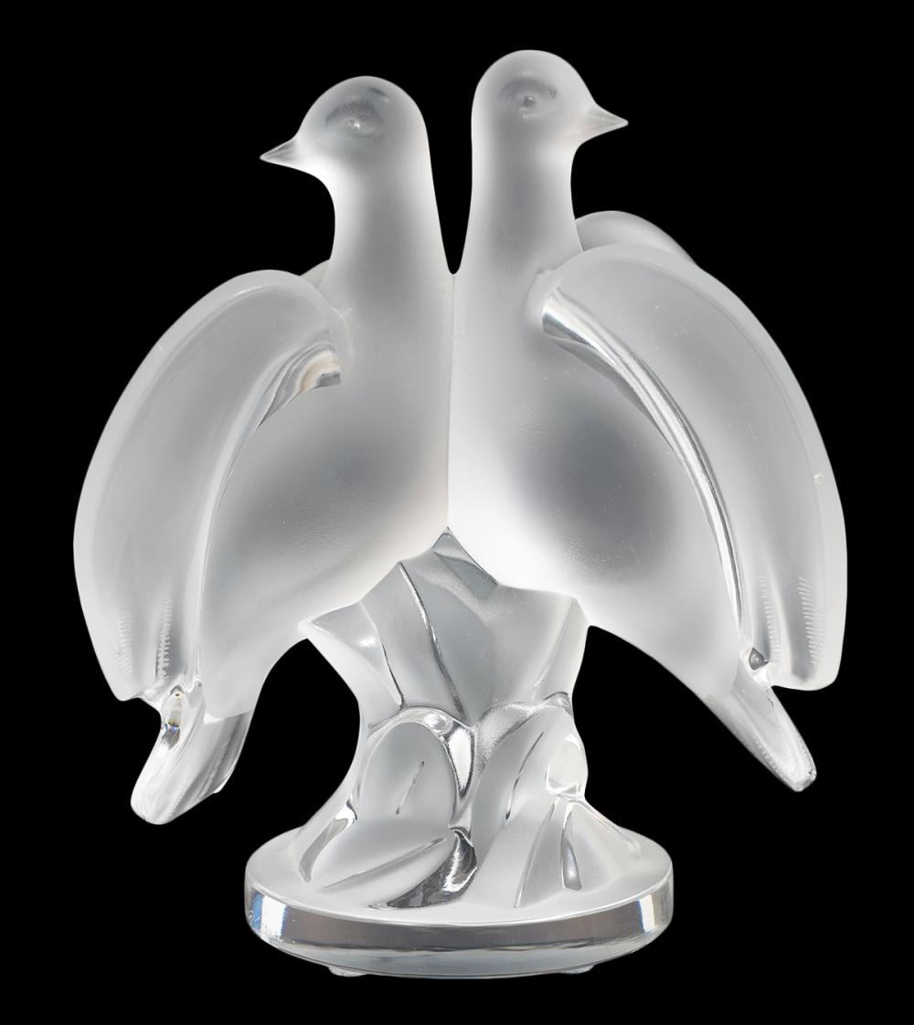 Appraisal: LALIQUE ARIANE FROSTED DOVESTwo Lalique frosted doves joined at the