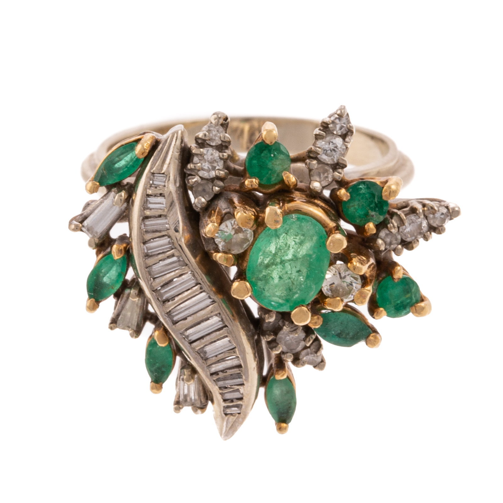 Appraisal: AN EMERALD DIAMOND VINTAGE CLUSTER RING IN K K white