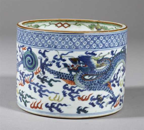 Appraisal: A DOUCAI BRUSH POT WITH DRAGON DESIGN China th ct