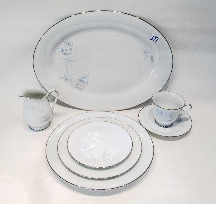 Appraisal: NORITAKE VIRTUE CHINA SET ninety-nine piece service for twelve comprised