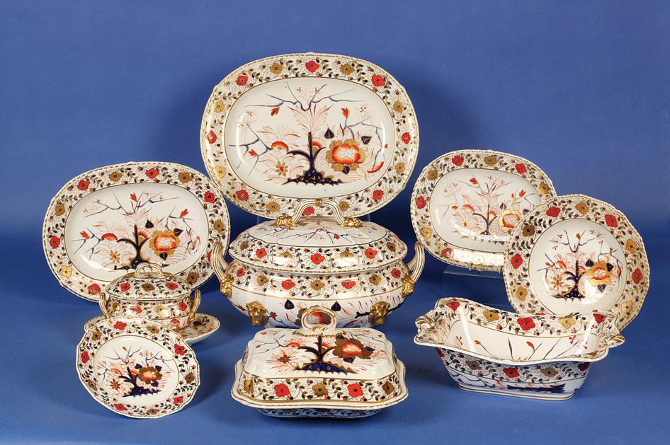 Appraisal: AN EXTENSIVE BLOOR DERBY DINNER SERVICE decorated in the Imari