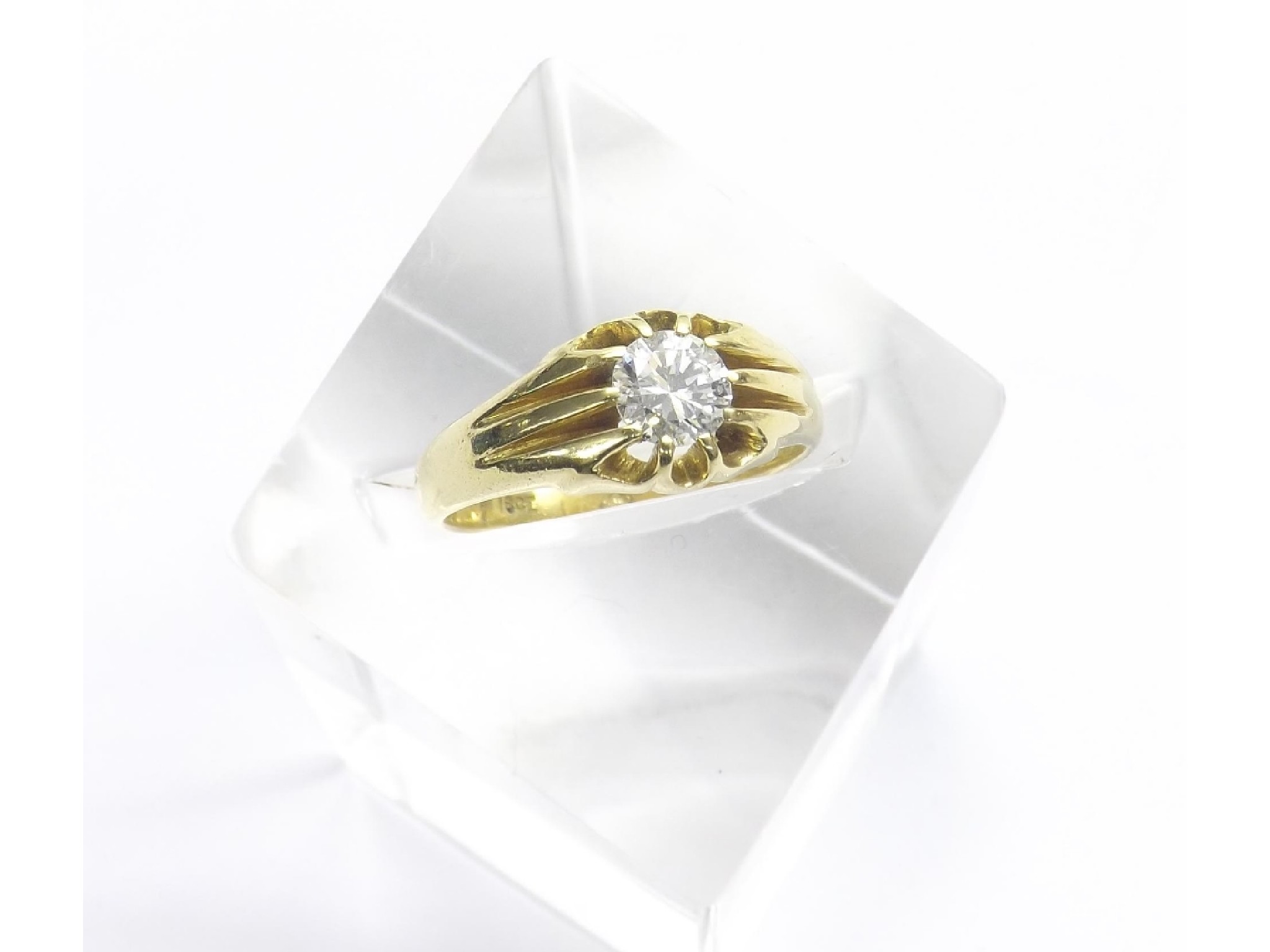 Appraisal: ct yellow gold gentleman's single stone diamond ring round-brilliant cut