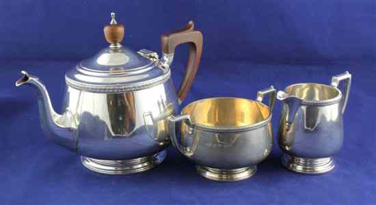 Appraisal: A George V silver three piece tea set of plain