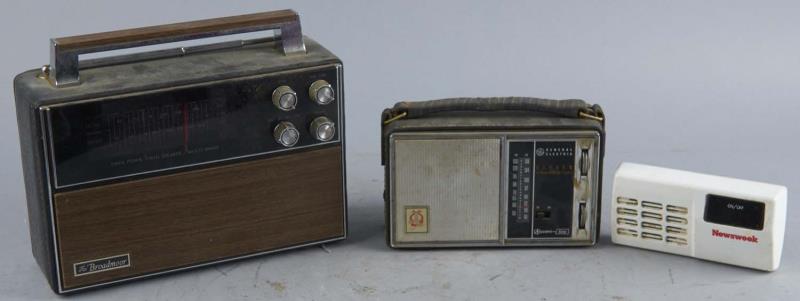 Appraisal: Lot Of Miscellaneous Assorted Radios Including - The Broadmoor Dual