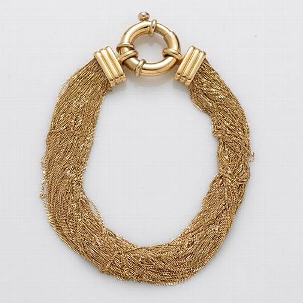 Appraisal: An k gold chain bracelet weighing approximately g length in