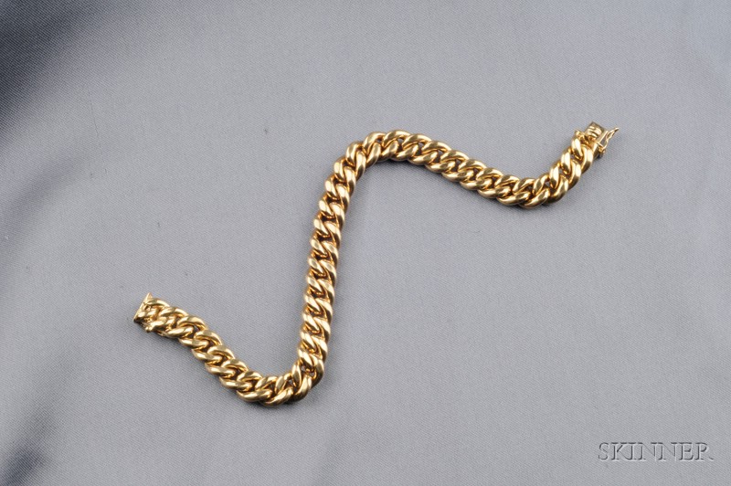 Appraisal: kt Gold Bracelet composed of curb links lg dwt lg