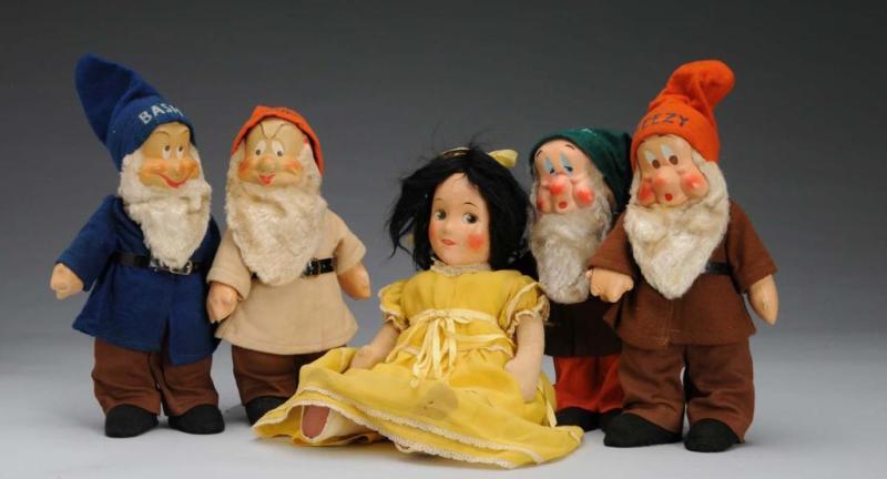 Appraisal: Lot of Walt Disney Snow White Dwarfs Dolls Description Unmarked