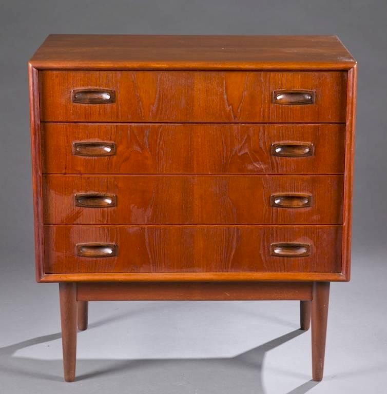 Appraisal: Danish modern teak -drawer chest A teak modern design -drawer