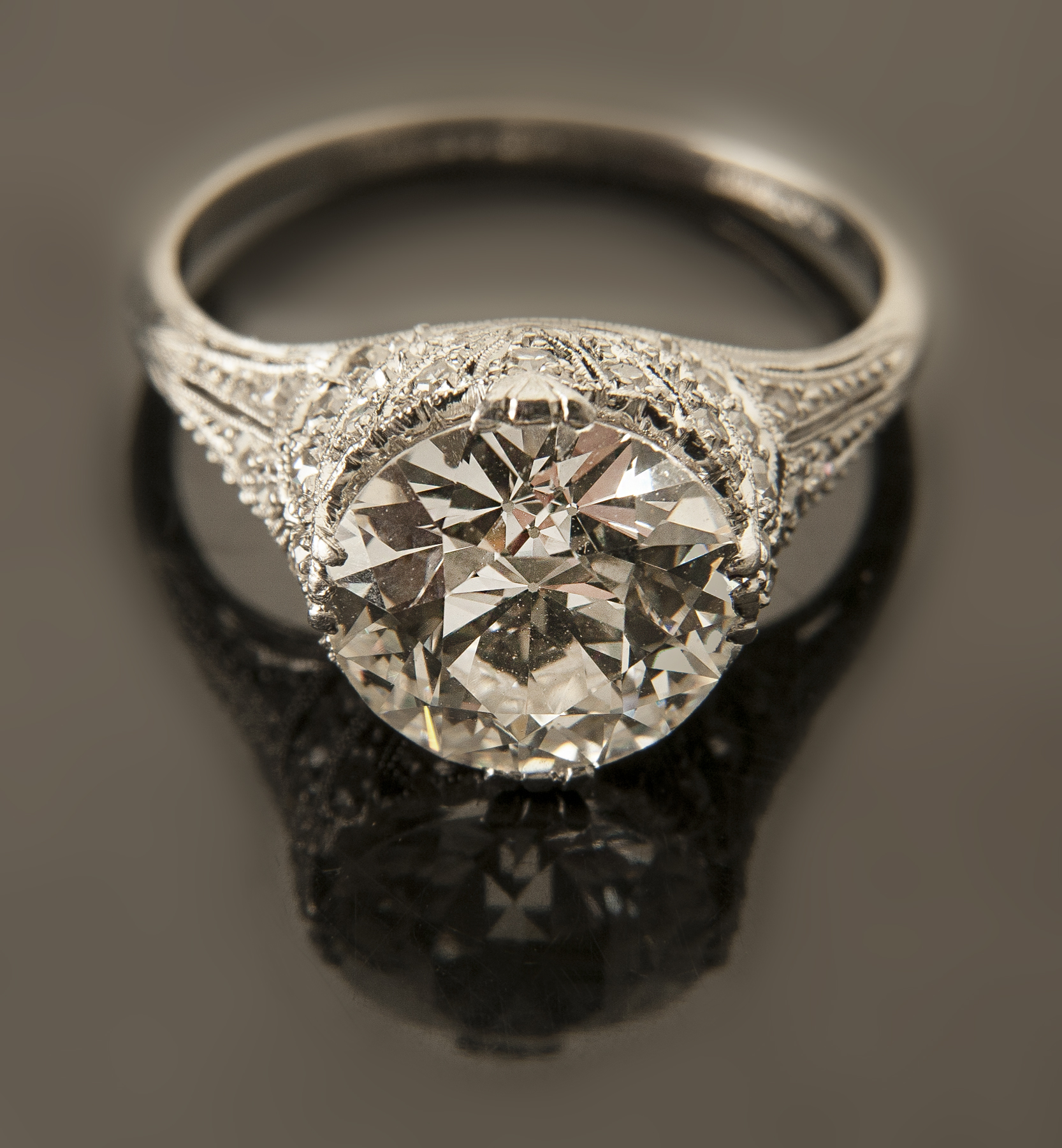 Appraisal: Carat Diamond Platinum Ring carat - x mm Round brilliant