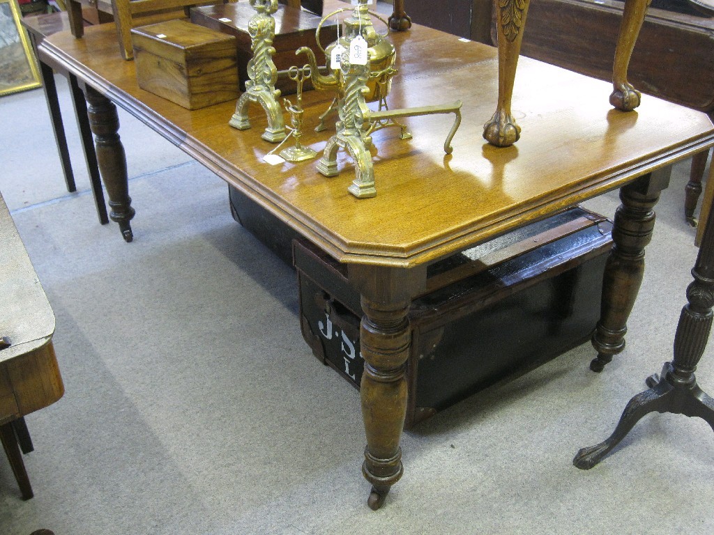 Appraisal: Oak wind out dining table with one leaf no winder