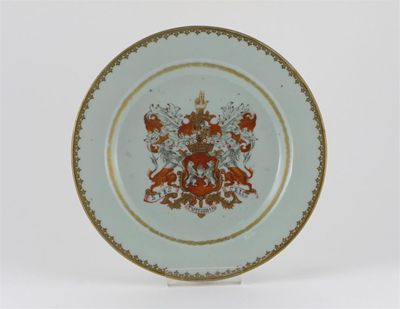 Appraisal: A pair of Chinese armorial plates painted with the arms