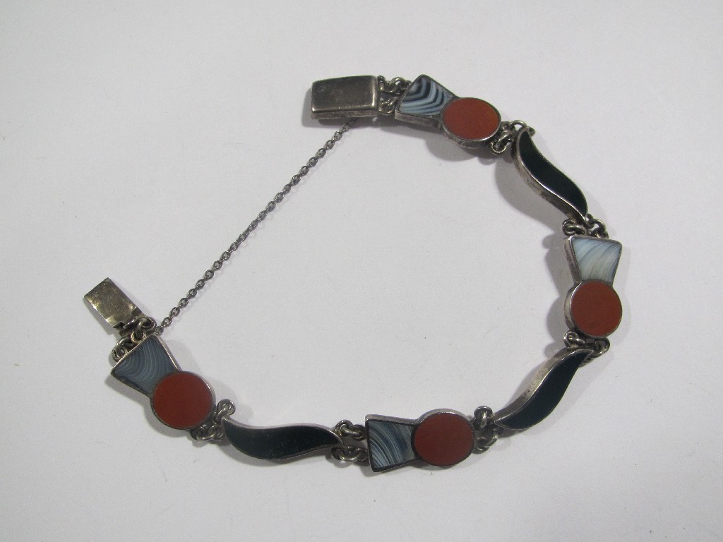 Appraisal: Scottish silver and vari coloured agate bracelet with alternating thistle