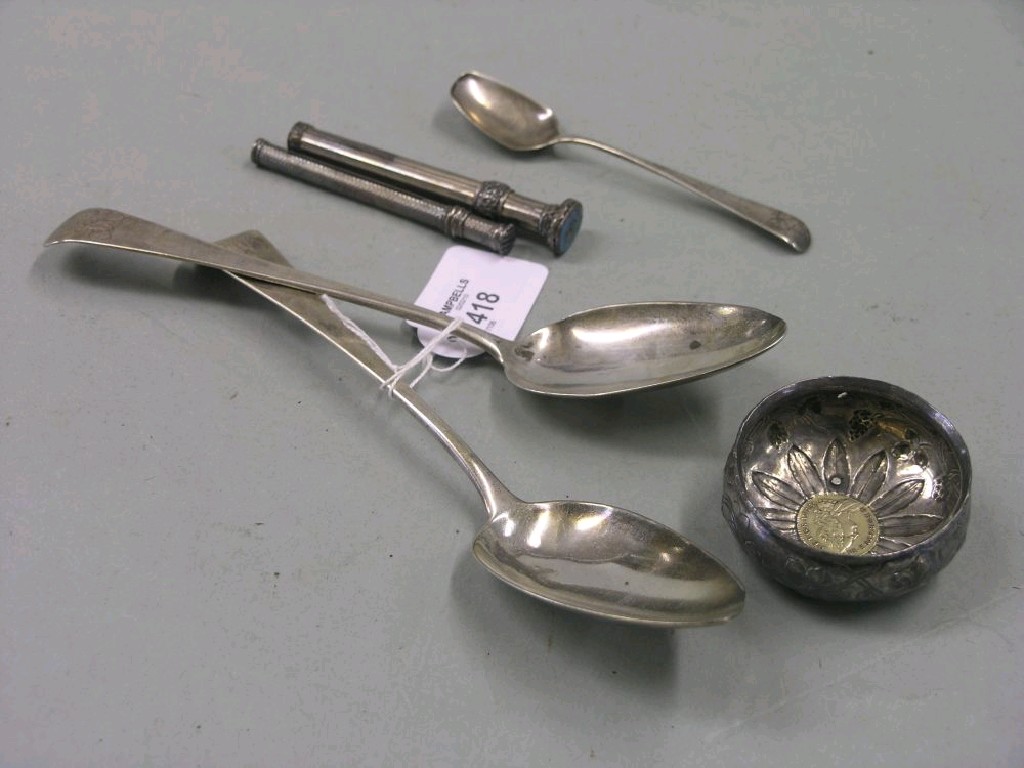 Appraisal: A Georgian silver toddy ladle bowl no handle together with