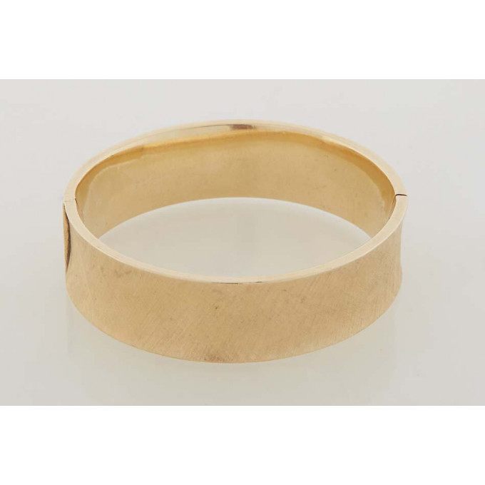 Appraisal: K Yellow Gold Hinged Bangle Bracelet th c the curved