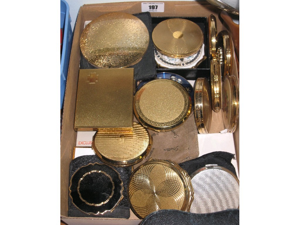 Appraisal: Box of assorted compacts