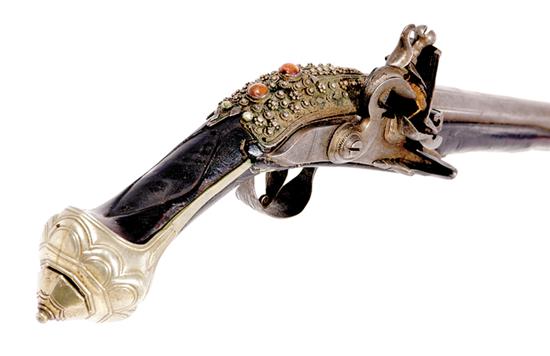 Appraisal: Mediterranean flintlock gentleman's sash pistol th century barrel tapering from