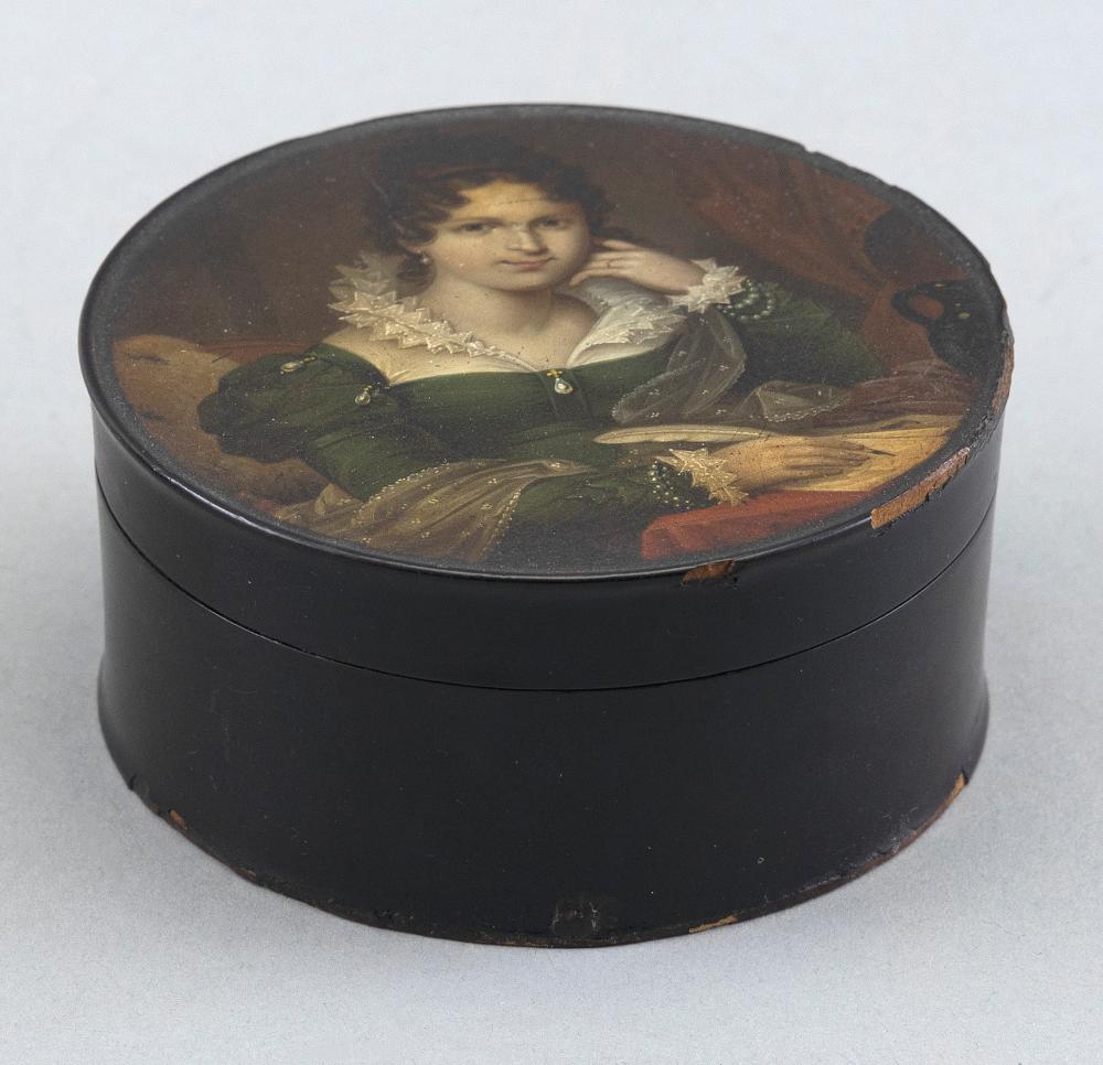 Appraisal: ENGLISH PAPIER-M CH SNUFF BOX FIRST HALF OF THE TH