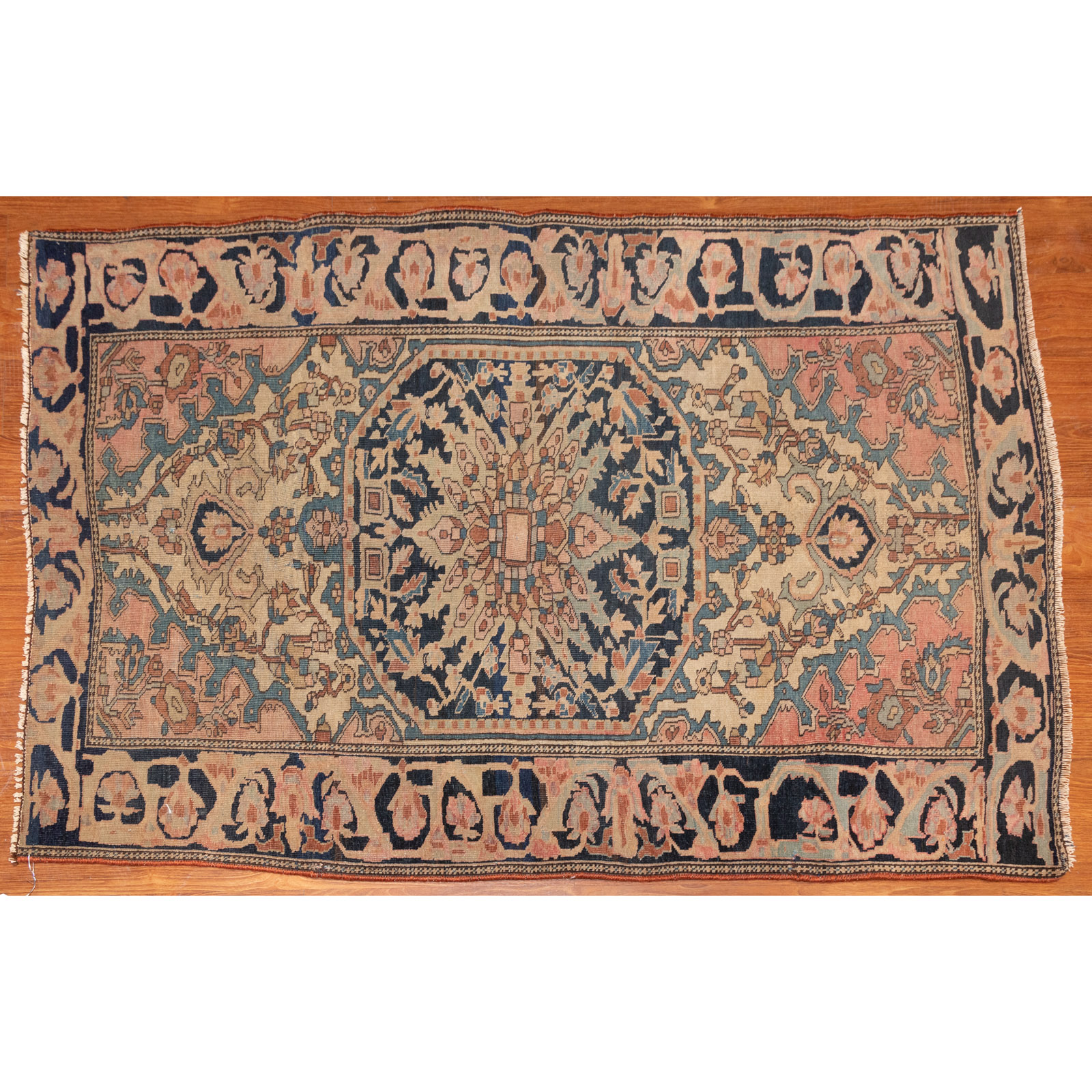 Appraisal: ANTIQUE FERAGHAN SAROUK RUG PERSIA X First quarter- th century