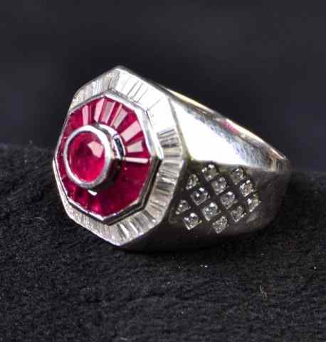 Appraisal: GENTS K GOLD RUBY DIAMOND RINGStunning karat white gold ring