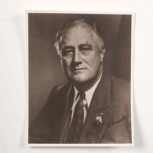 Appraisal: Franklin Roosevelt Signed Photograph Franklin Delano Roosevelt - nd President