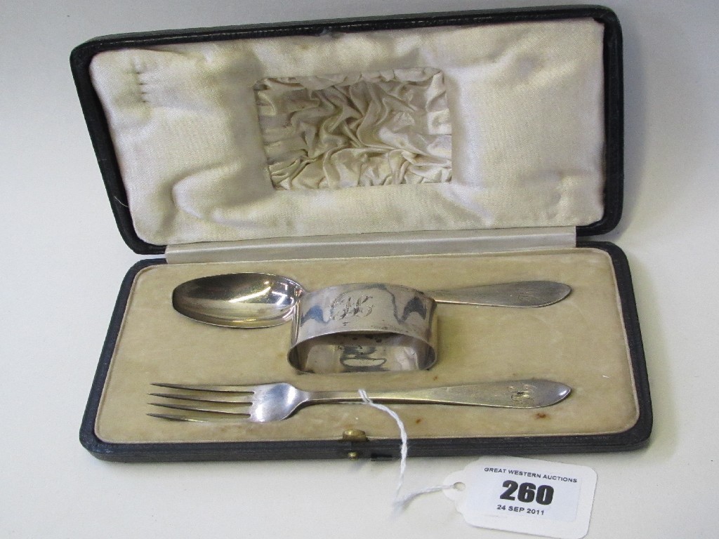 Appraisal: Cased three piece silver christening set Sheffield and '