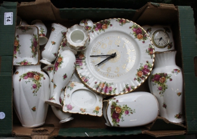 Appraisal: A collection of pottery to include Royal Albert old country