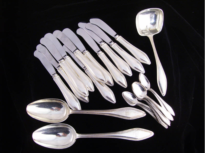 Appraisal: pc Towle Sterling Mary Chilton Serving Items Includes Eleven butter