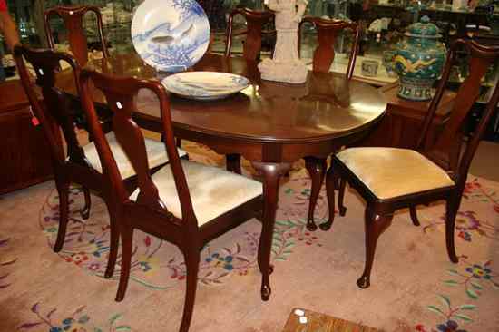 Appraisal: SET SIX MAHOGANY QUEEN ANNE STYLE DINING CHAIRS