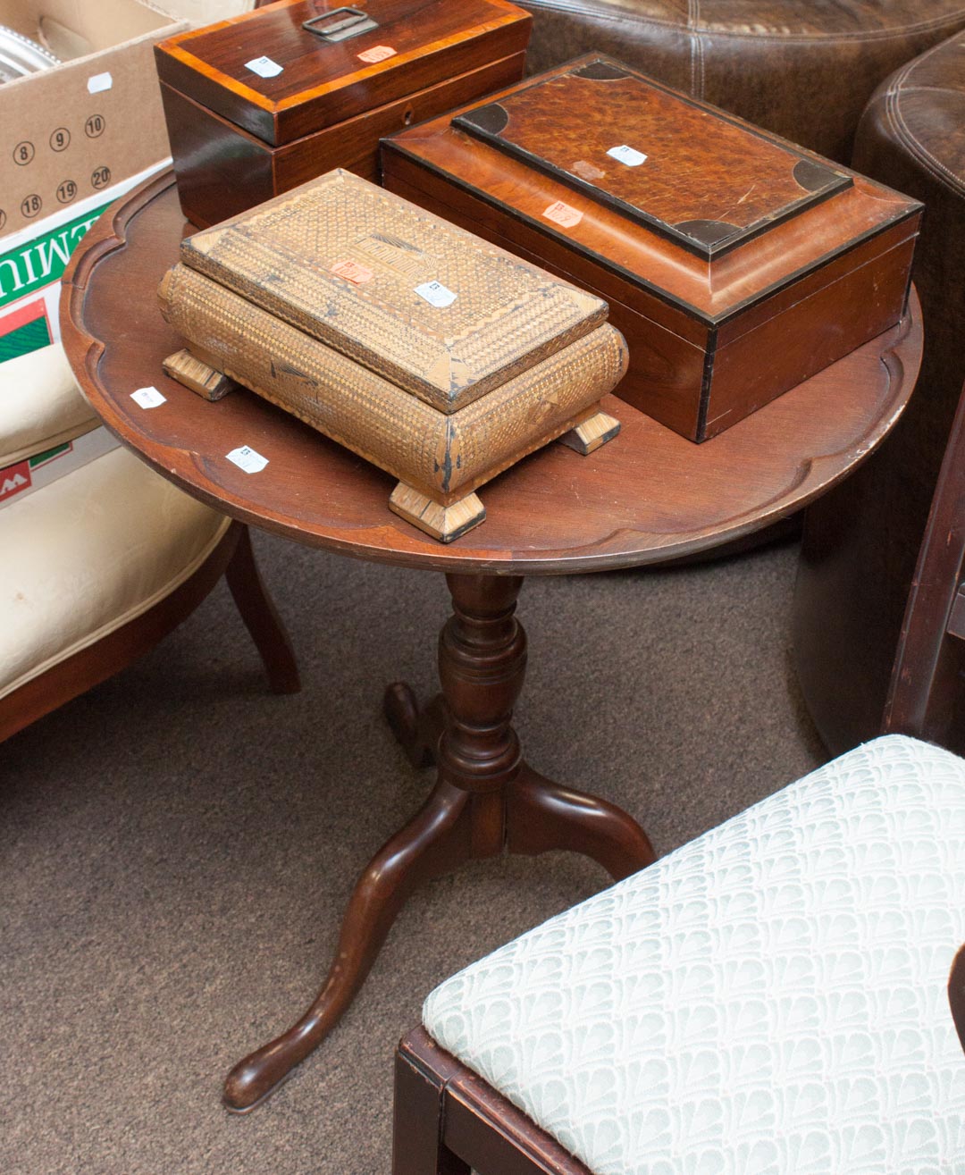 Appraisal: Mahogany candle stand