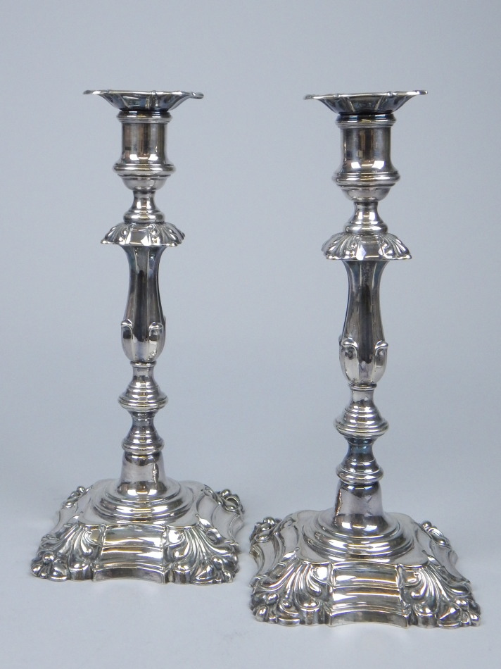 Appraisal: A pair of Elkington Co silver plated candlesticks in thC