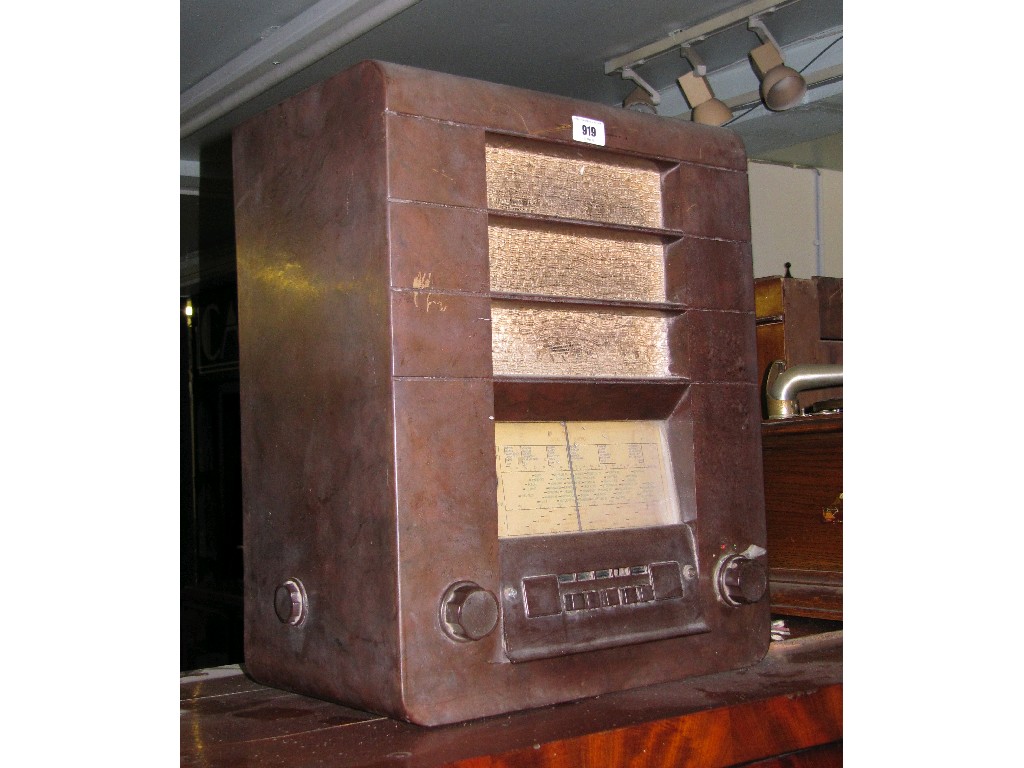 Appraisal: Lot comprising an Ecko Bakelite cased radio and an HMV