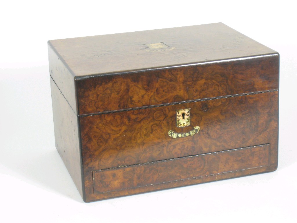 Appraisal: A Victorian burr walnut Sewing Box with hinged cover fitted