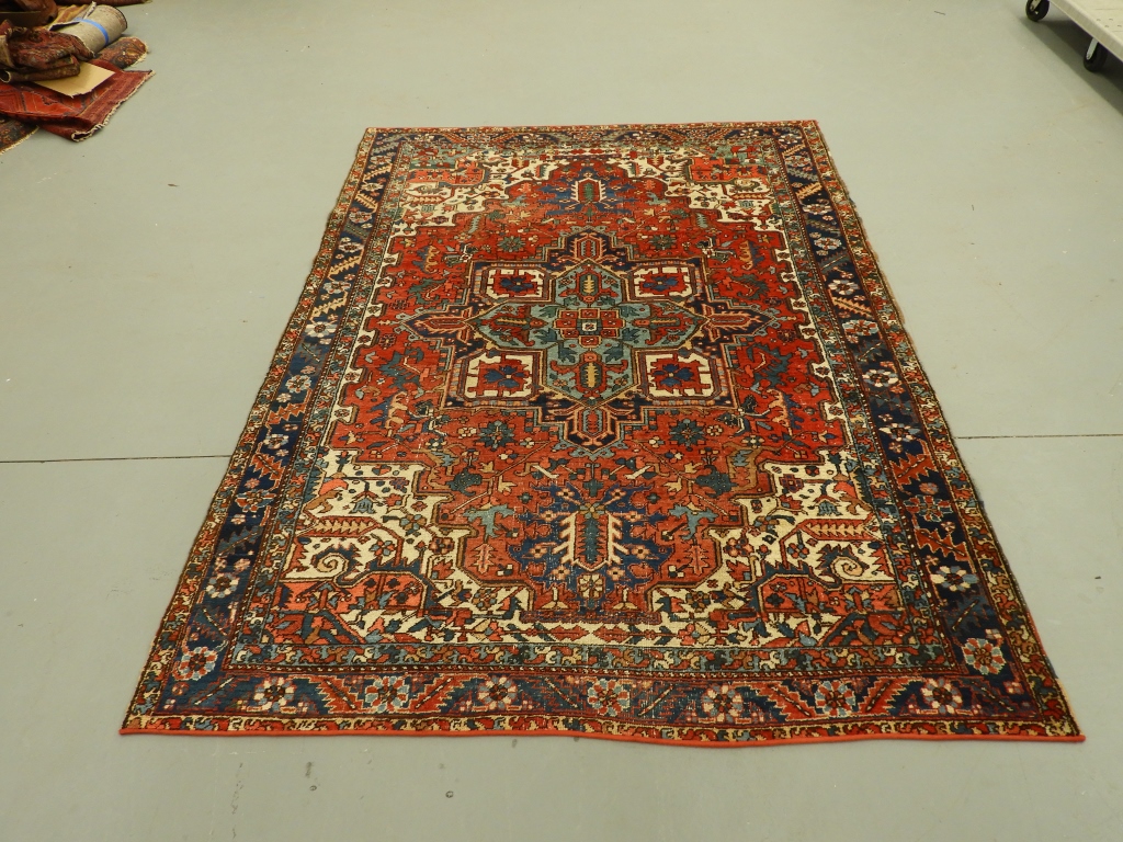 Appraisal: ESTATE RED WHITE BLUE HERIZ PERSIAN CARPET RUG Persia C