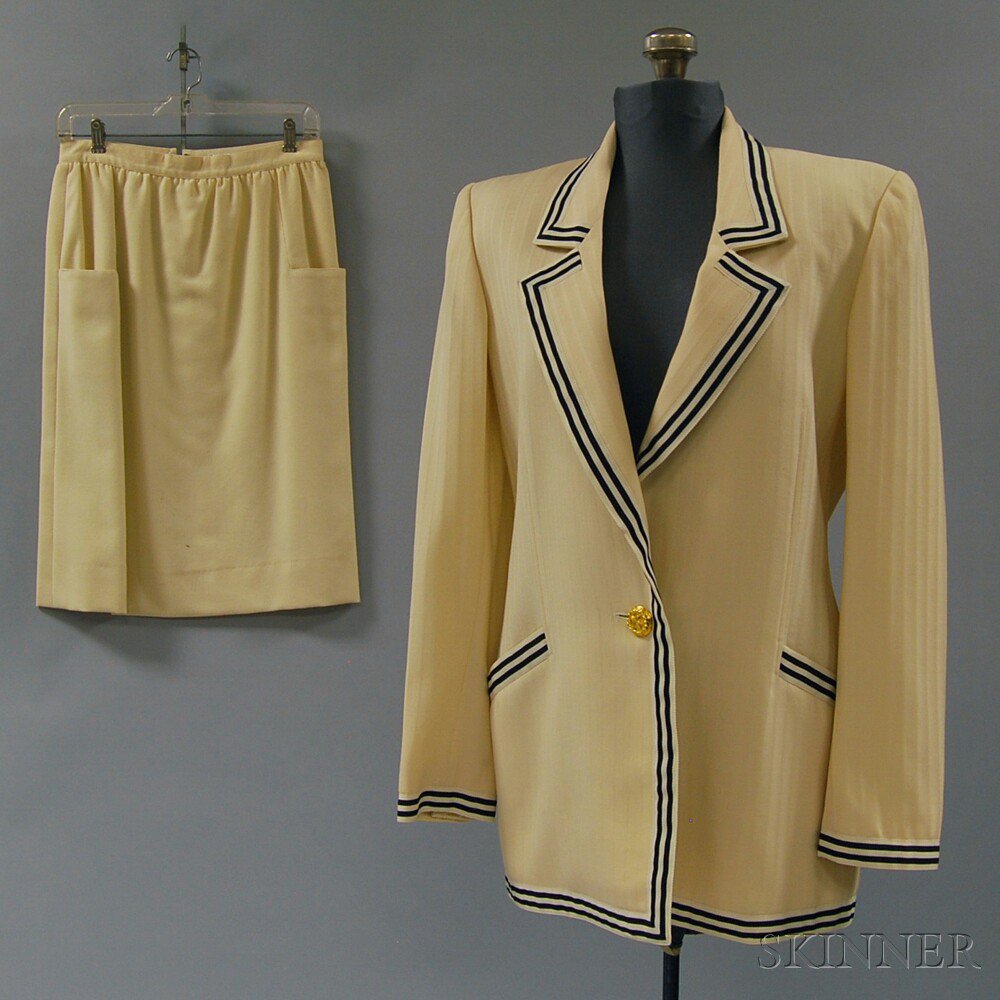 Appraisal: Nautical Cream and Navy Silk Jacket with Starfish-decorated Gold-tone Buttons