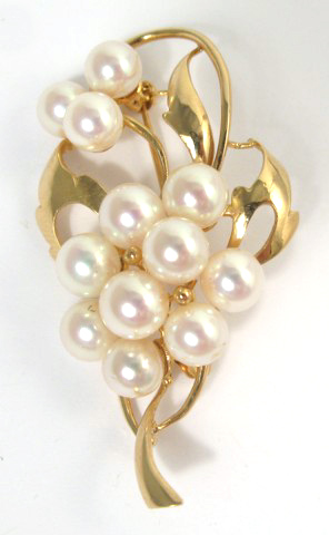 Appraisal: PEARL AND FOURTEEN KARAT GOLD BROOCH in length and set