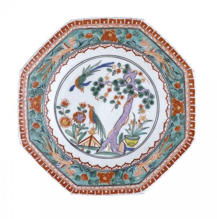 Appraisal: A DERBY OCTAGONAL PLATE painted in bright famille verte enamels