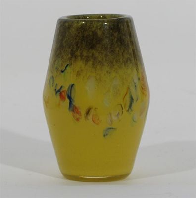 Appraisal: A Strathearn miniature glass vase mottled yellow graduating to brown