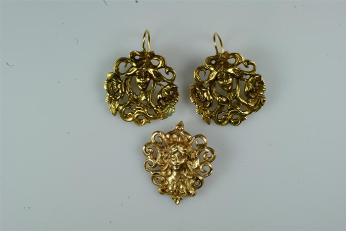 Appraisal: Pr of unmarked YG Victorian ladies head earrings with a