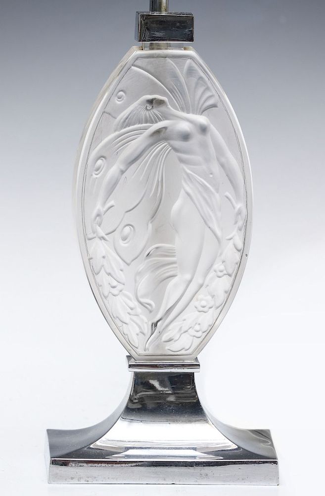 Appraisal: AN ART DECO TABLE LAMP WITH FROSTED NYMPH PLAQUE The