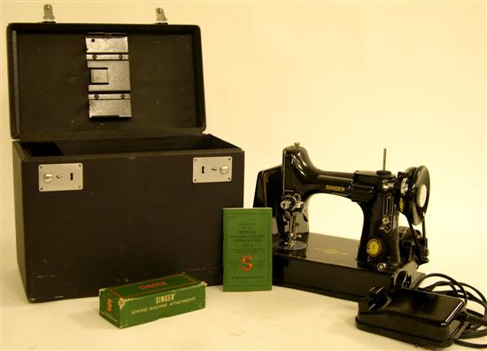 Appraisal: Singer featherweight - sewing machine with foot pedal includes attachments