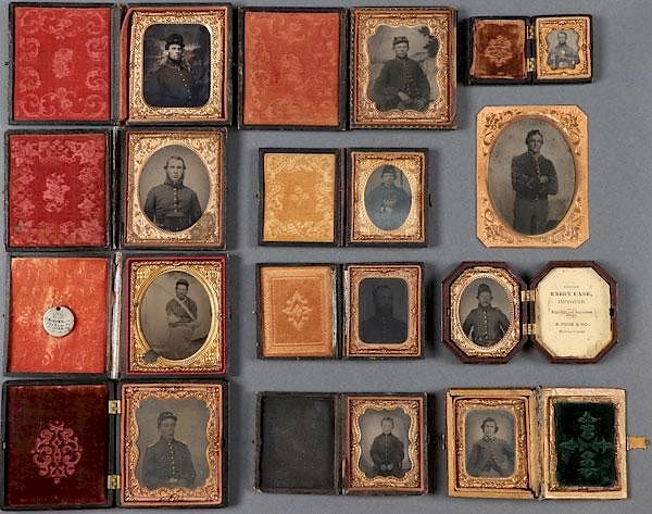 Appraisal: A GROUP OF CASED CIVIL WAR SOLDIER PHOTOGRAPHI A GROUP