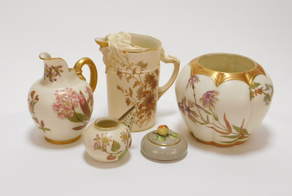 Appraisal: PC ROYAL WORCESTER PORCELAIN PITCHERS England Early th CenturyIncludes a