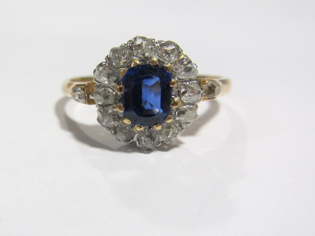 Appraisal: An Edwardian ct gold sapphire and diamond cluster ring with