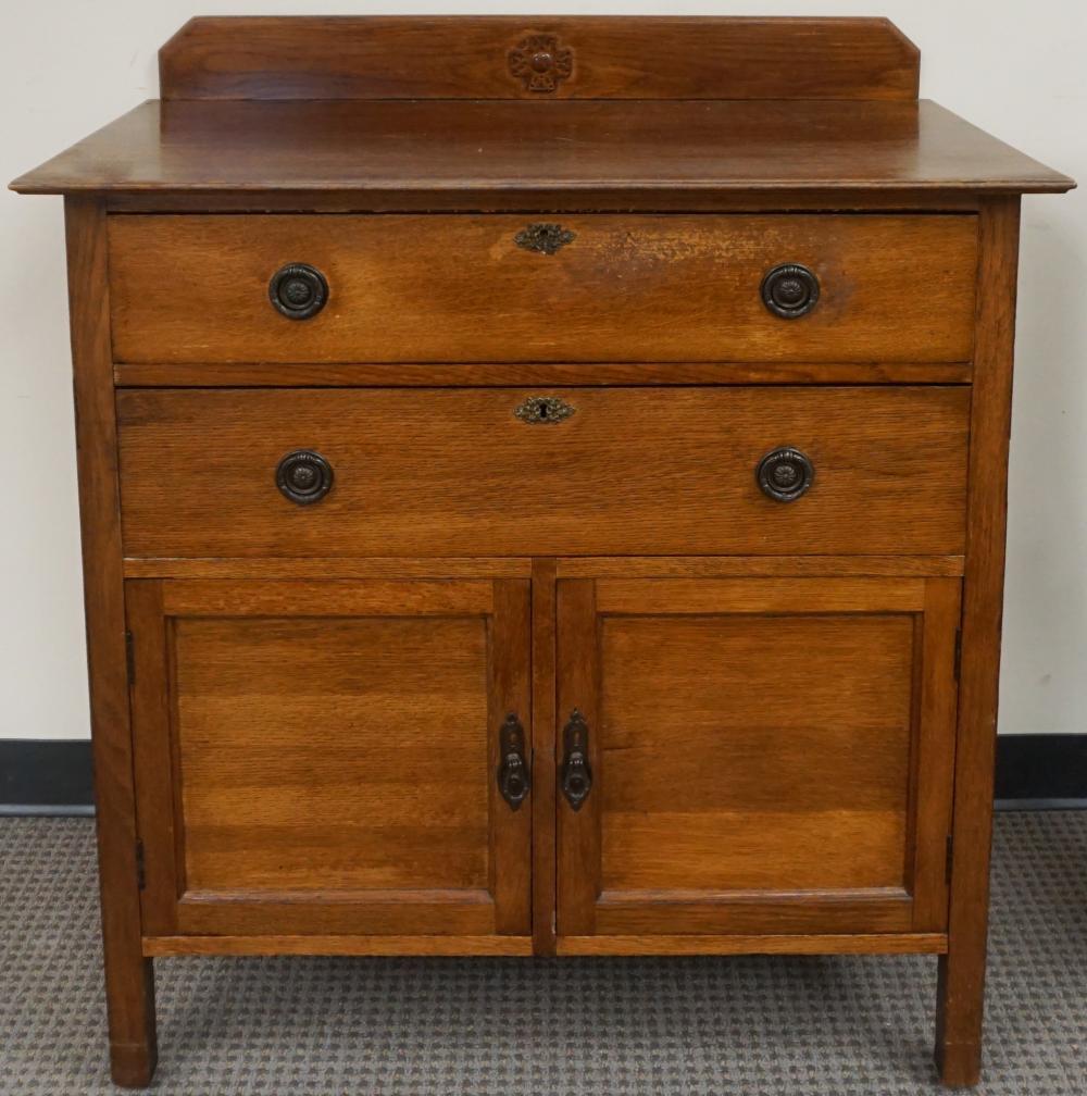 Appraisal: EARLY AMERICAN STYLE OAK CHEST OF DRAWERS X X IN