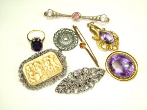 Appraisal: A good collection of Victorian later jewellery To include A