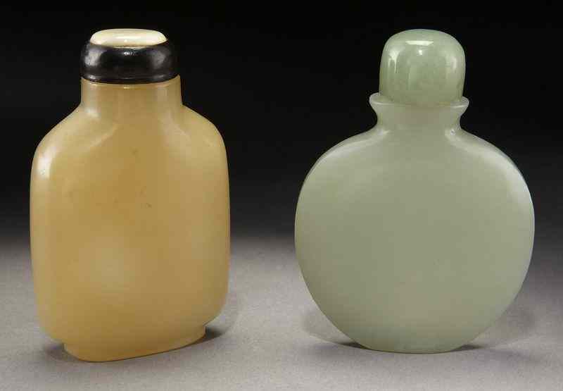 Appraisal: Chinese Qing carved jade snuff bottles Tallest ''H Circa -